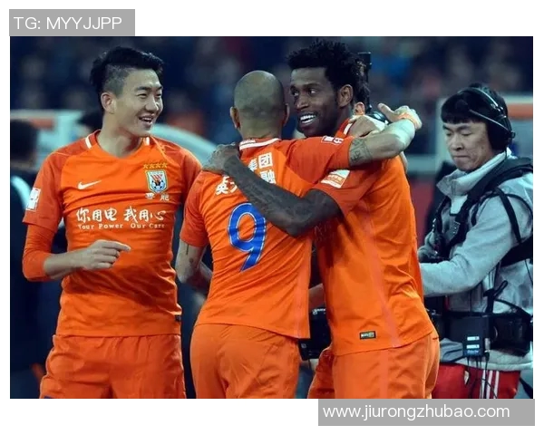 2018中超第20轮恒大与鲁能激战成焦点双方争夺冠军荣耀的精彩对决